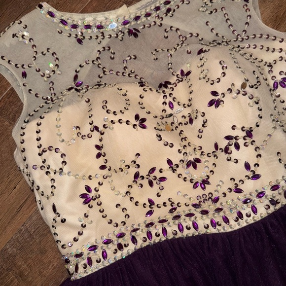 Elegant Deep Purple and Cream Evening Dress HOCO Party Dress Prom - Picture 3 of 12